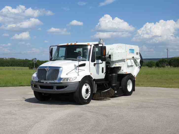 Tymco 600 Street Sweeper, 1-Owner, Extra-Clean! SEE VIDEO!