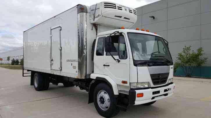 UD2600 REFRIGERATED TRUCK 24FT THERMO KING REEFER BODY WITH FREEZER