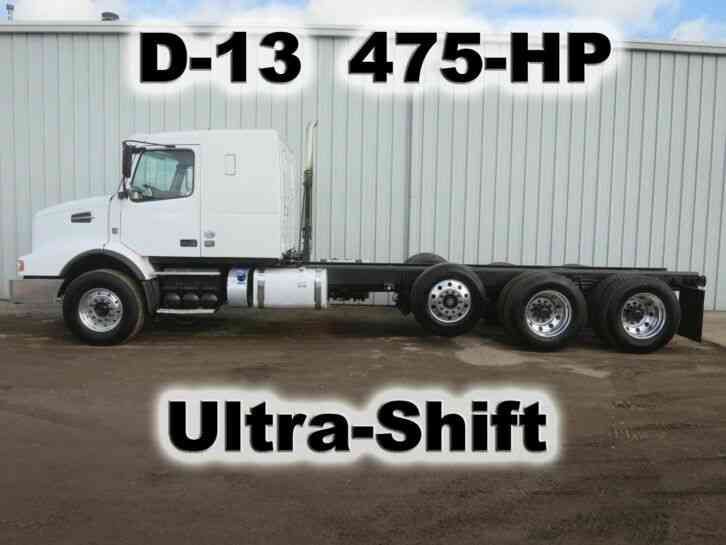 VHD 470-HP ULTRASHIFT TRI LIFT AXLE CAB CHASSIS STRAIGHT FRAME TRUCK LOW MILES