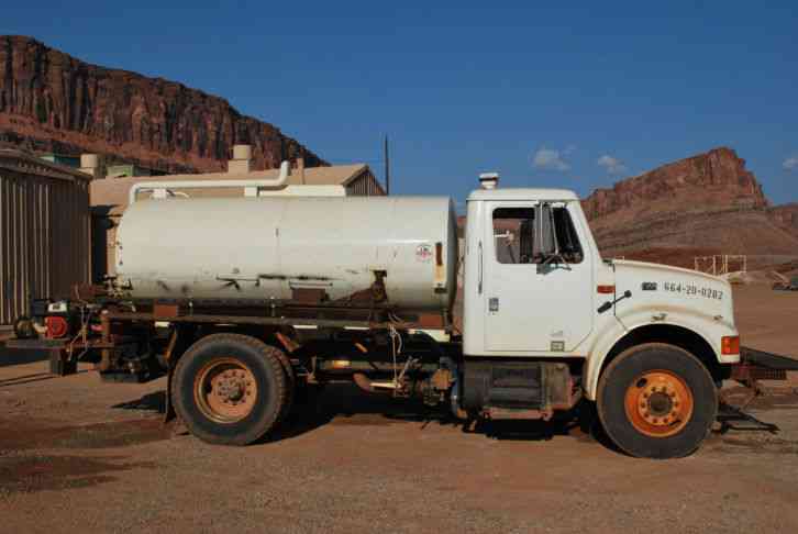 International 4700 (2000)